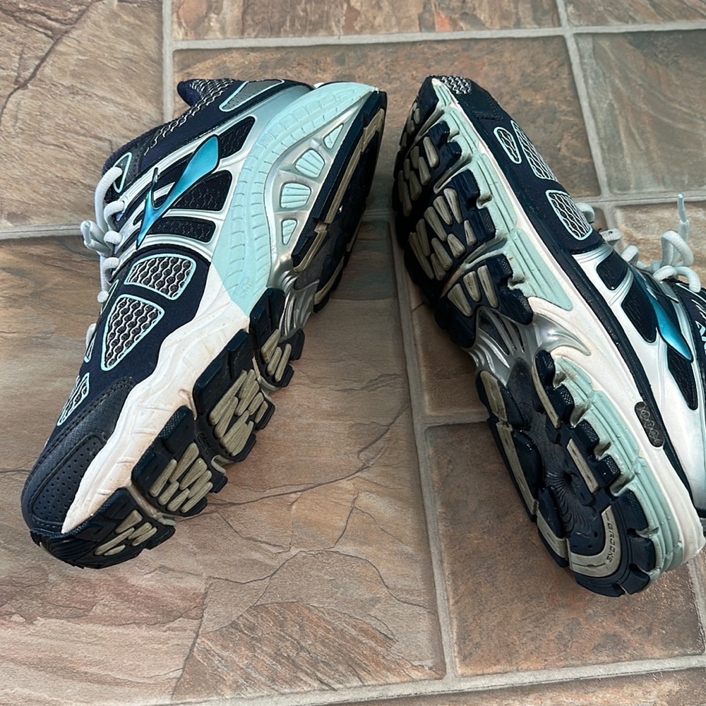 Brooks Ariel 14 DNA adaptable shoes - Picture 3 of 5